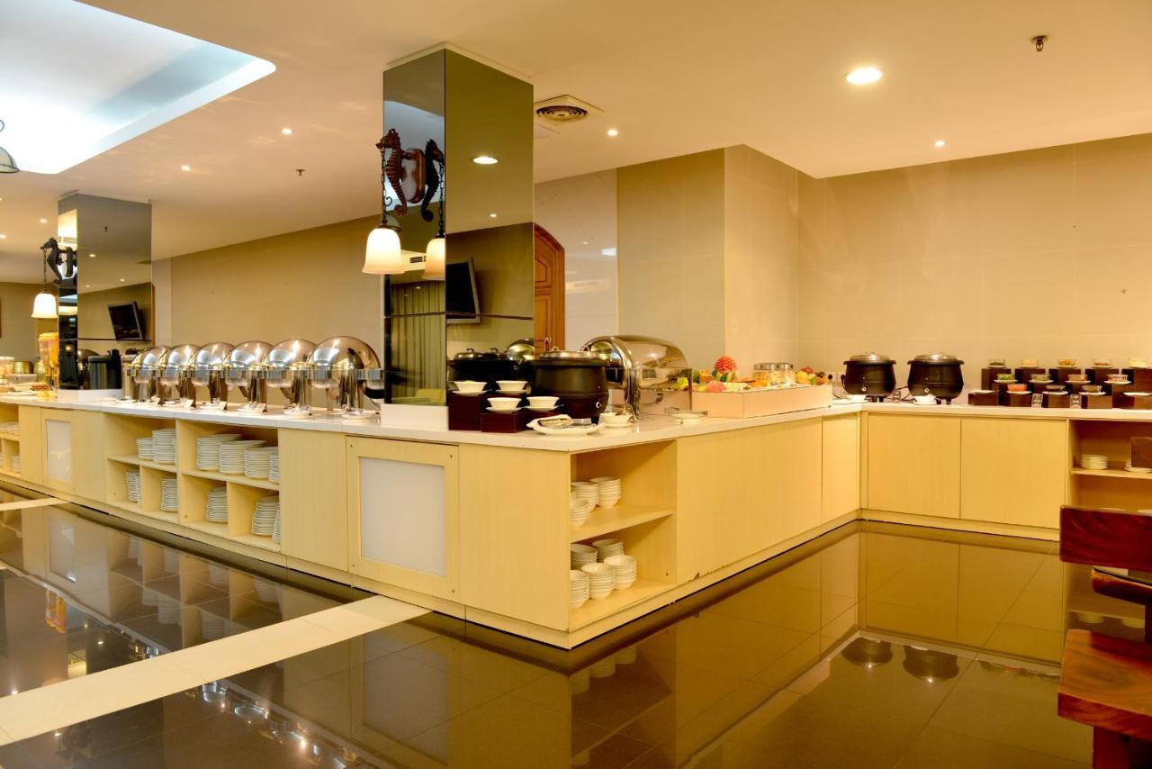 Emilia Hotel By Amazing - Palembang Luaran gambar