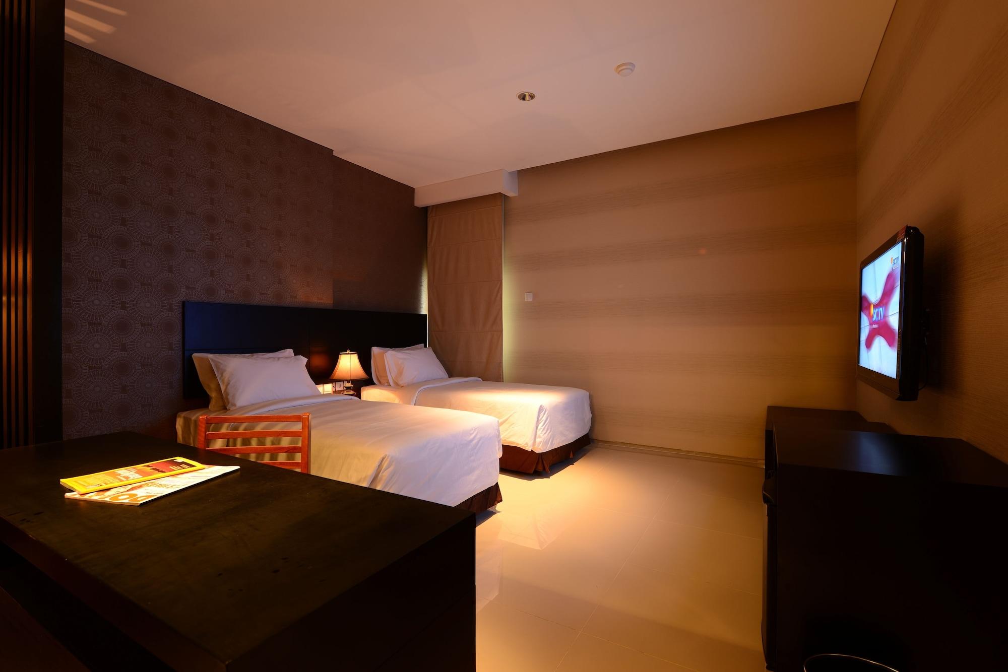 Emilia Hotel By Amazing - Palembang Luaran gambar