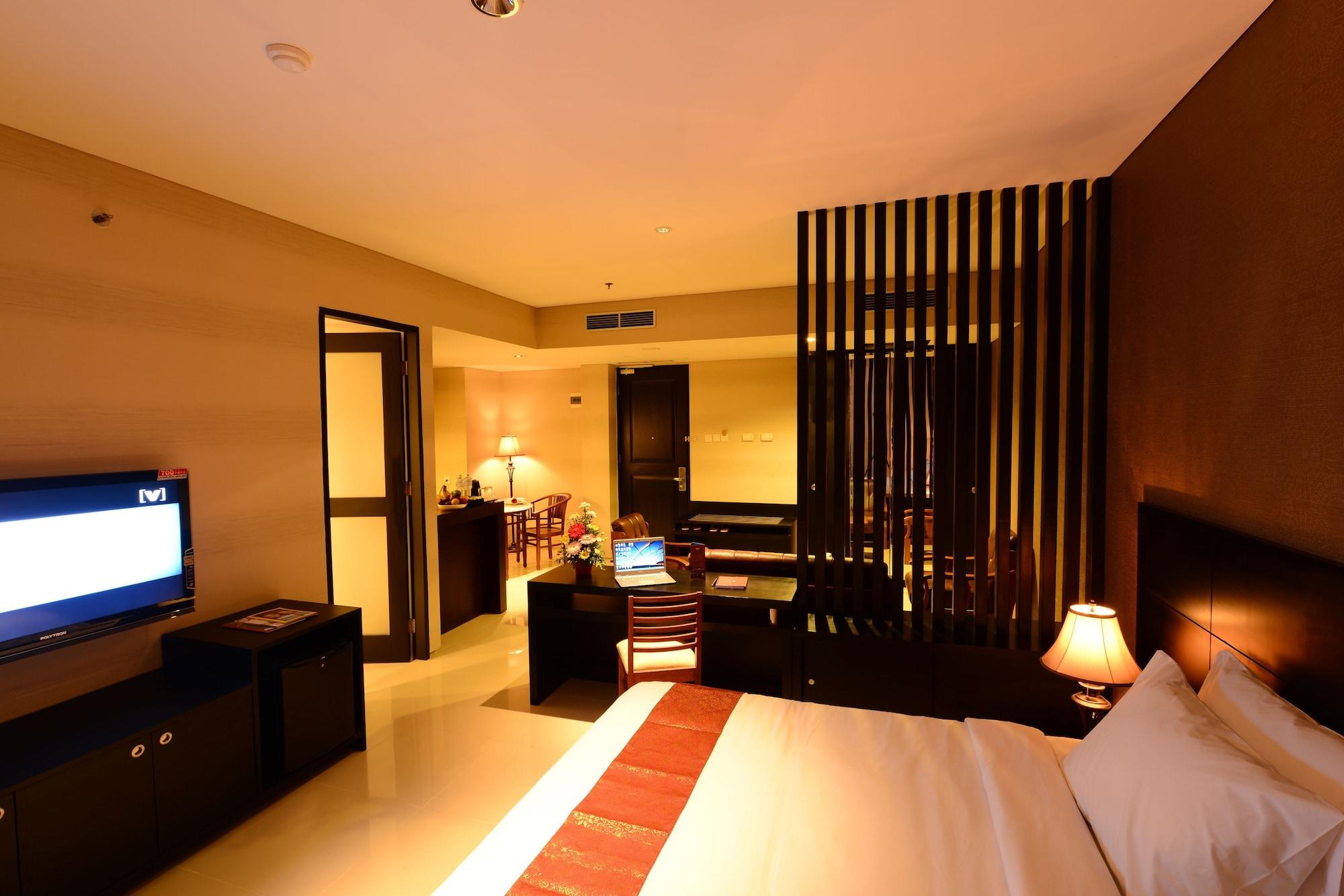 Emilia Hotel By Amazing - Palembang Luaran gambar