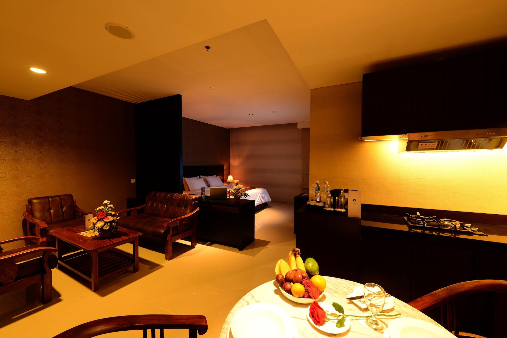 Emilia Hotel By Amazing - Palembang Luaran gambar