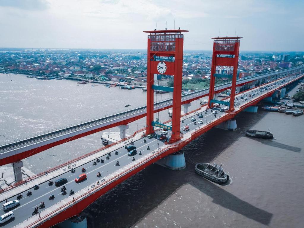 Emilia Hotel By Amazing - Palembang Luaran gambar