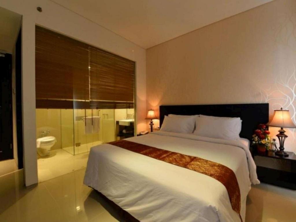 Emilia Hotel By Amazing - Palembang Luaran gambar