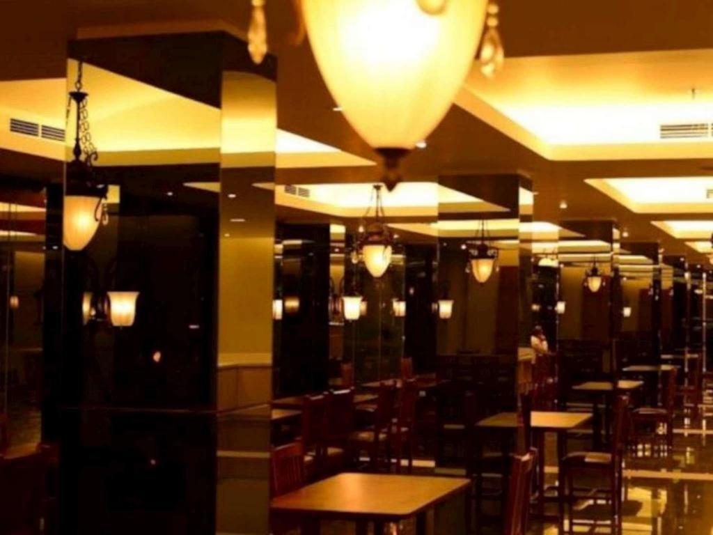 Emilia Hotel By Amazing - Palembang Luaran gambar