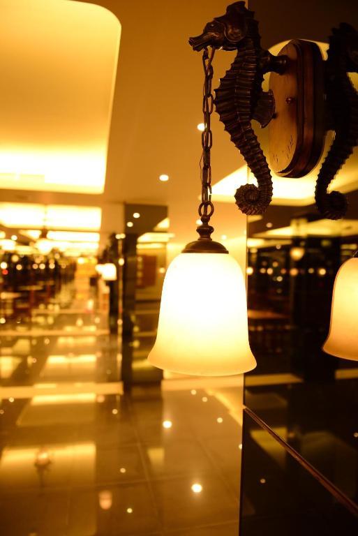 Emilia Hotel By Amazing - Palembang Luaran gambar