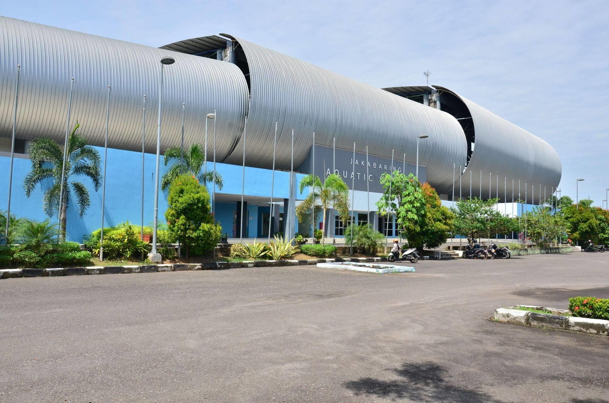 Emilia Hotel By Amazing - Palembang Luaran gambar